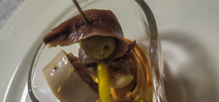 Restaurante Tres Caminos > Vermut y Gilda