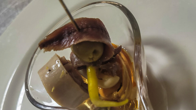 Restaurante Tres Caminos > Vermut y Gilda