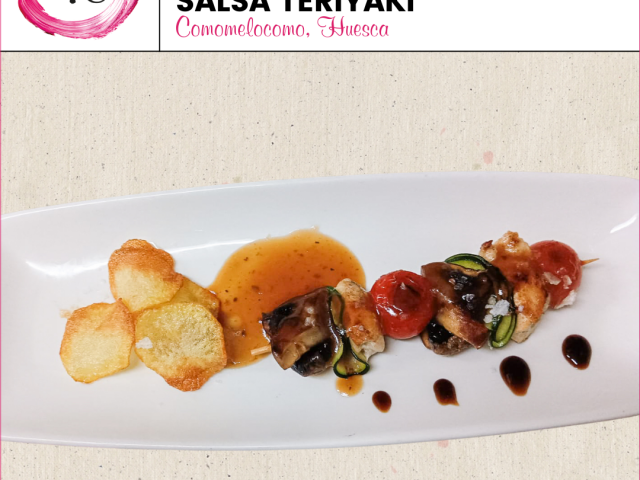 Restaurante Comomelocomo > Brocheta de pollo con verduricas y salsa teriyaki