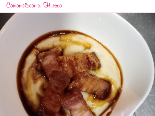 Restaurante Comomelocomo > Puré de patata trufado con corteza de jamón y teriyaki