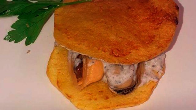 Durban Café: Mejillones en salmuera con patata y alioli con puré de trufa