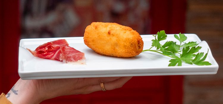 Croquetón de jamón ibérico