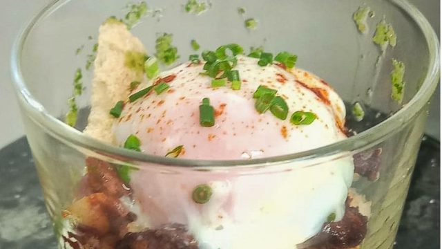 Café Bar Pirineos > Migas a la pastora con huevo poché