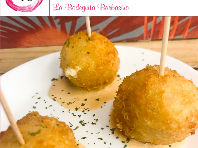 La Bodeguita > Bola de queso con jalapeños