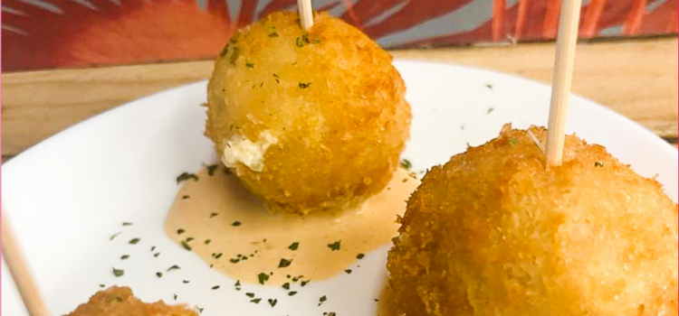La Bodeguita > Bola de queso con jalapeños