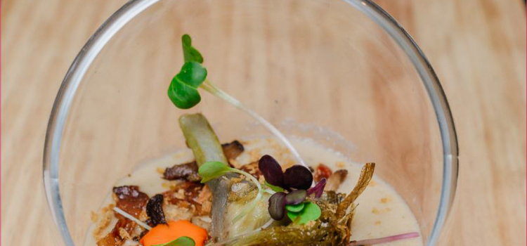 Café Bar El Punto >  Crema de boletus, patata y huevo , panceta, setas y alcachofa