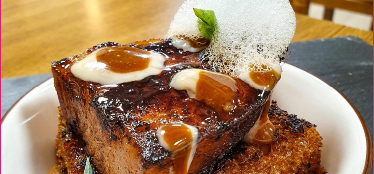 Hostal Restaurante Boira > Papada confitada a baja temperatura y terminada a la brasa, crema de jengibre, alioli de cafe