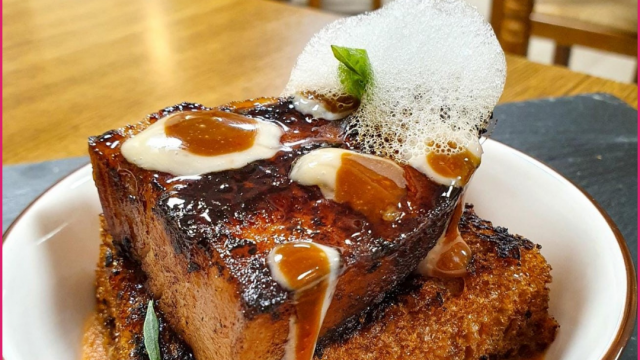Hostal Restaurante Boira > Papada confitada a baja temperatura y terminada a la brasa, crema de jengibre, alioli de cafe