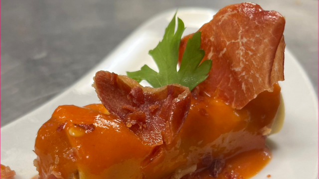 Hotel Pedro I de Aragón > Minicanelón de pollo a chilindrón