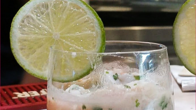 El Sueño del Lobo > Ceviche de dorada al toque de cilantro y hierbas exoticas