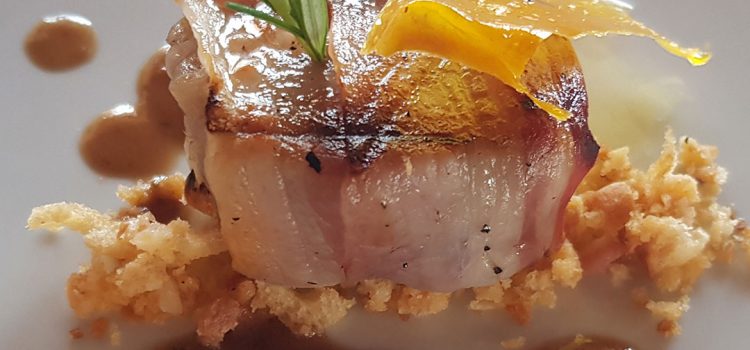 Restaurante Tres Caminos > Manita de cerdo rellena de foie y migas a la pastora